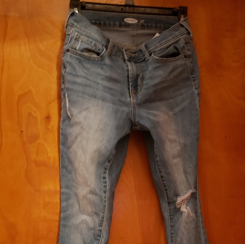 Curvy frayed bottom jeans
